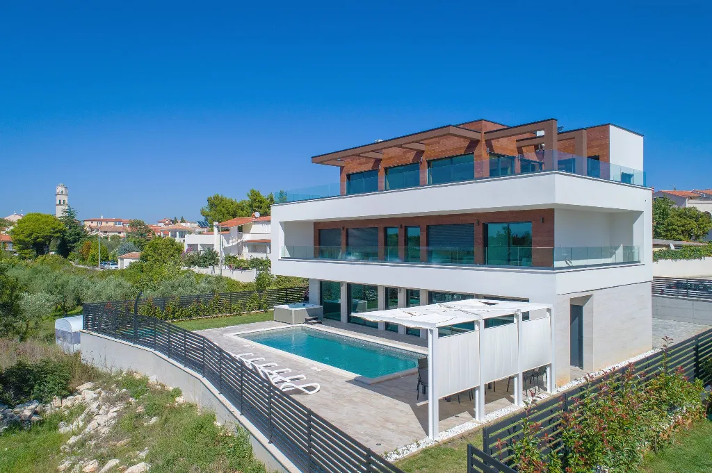 Sea-View Villa in Premantura for Up to 10 Guests