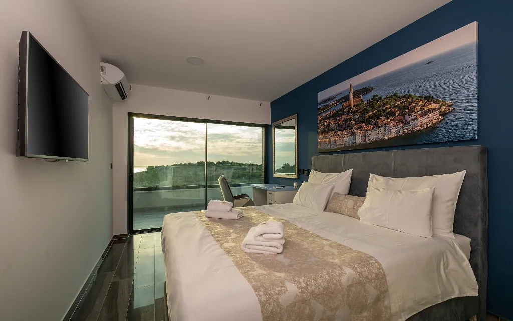 Sea-View Villa in Premantura for Up to 10 Guests