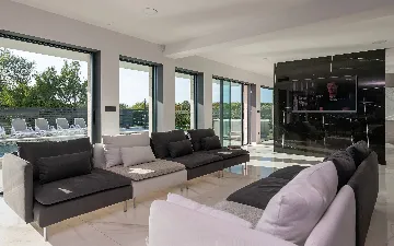 Sea-View Villa in Premantura for Up to 10 Guests