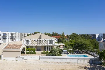 Ližnjan 5-Bedroom Villa for 12 Guests