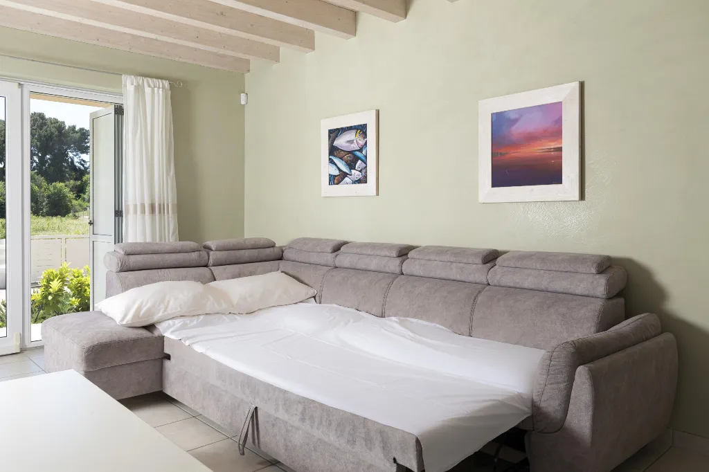 Ližnjan 5-Bedroom Villa for 12 Guests