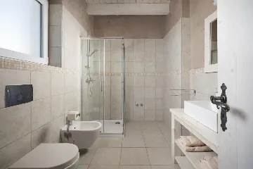 Ližnjan 5-Bedroom Villa for 12 Guests