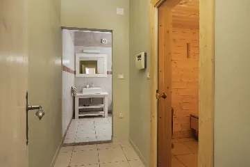 Ližnjan 5-Bedroom Villa for 12 Guests