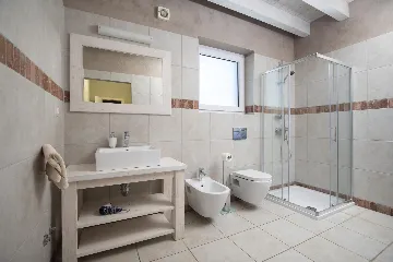 Ližnjan 5-Bedroom Villa for 12 Guests