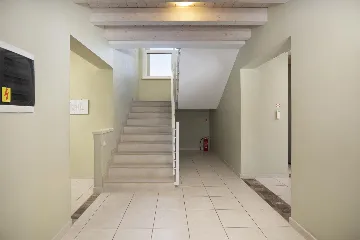 Ližnjan 5-Bedroom Villa for 12 Guests