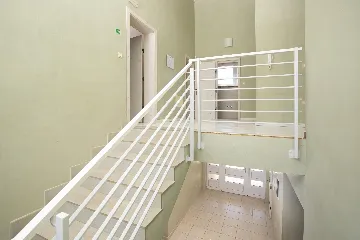 Ližnjan 5-Bedroom Villa for 12 Guests