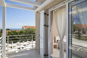 Ližnjan 5-Bedroom Villa for 12 Guests