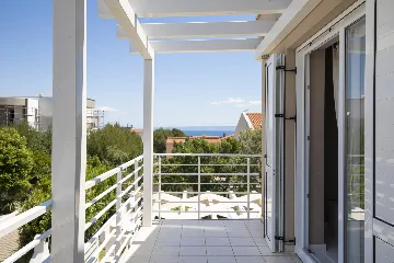 Ližnjan 5-Bedroom Villa for 12 Guests