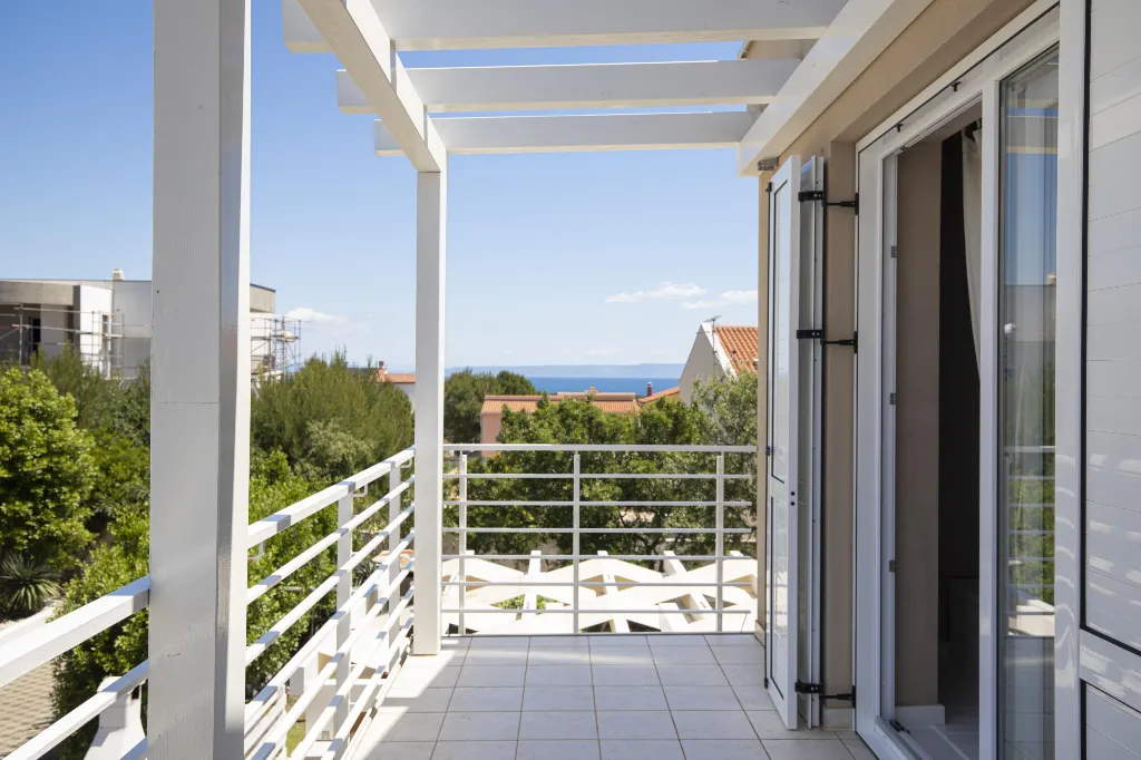 Ližnjan 5-Bedroom Villa for 12 Guests