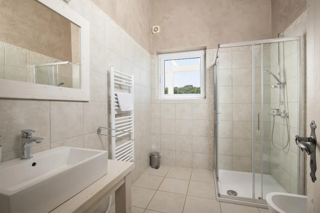 Ližnjan 5-Bedroom Villa for 12 Guests