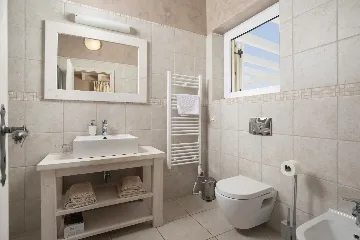 Ližnjan 5-Bedroom Villa for 12 Guests