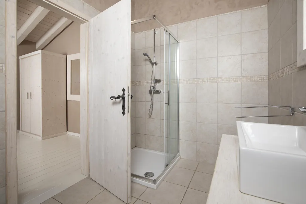 Ližnjan 5-Bedroom Villa for 12 Guests