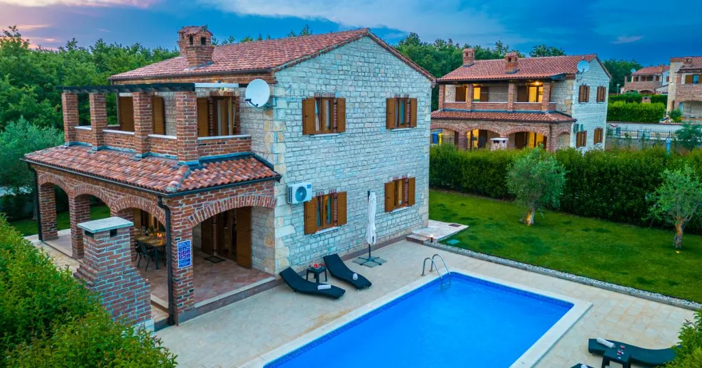 4-Bedroom Villa in Butkovići for Up to 9