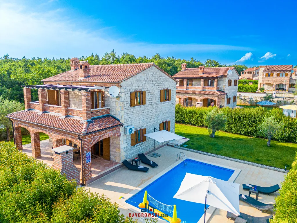 4-Bedroom Villa in Butkovići for Up to 9