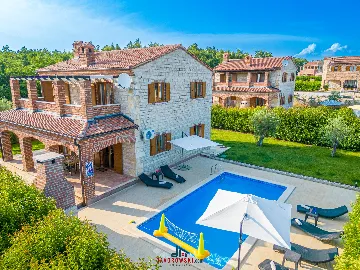 4-Bedroom Villa in Butkovići for Up to 9