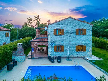 4-Bedroom Villa in Butkovići for Up to 9