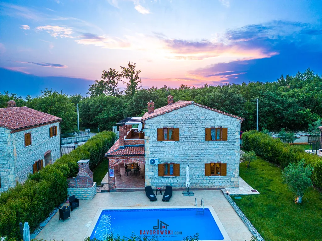 4-Bedroom Villa in Butkovići for Up to 9
