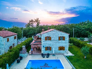 4-Bedroom Villa in Butkovići for Up to 9