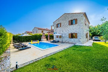 4-Bedroom Villa in Butkovići for Up to 9