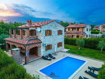 4-Bedroom Villa in Butkovići for Up to 9