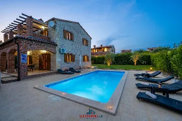 4-Bedroom Villa in Butkovići for Up to 9
