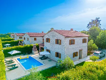 4-Bedroom Villa in Butkovići for Up to 9