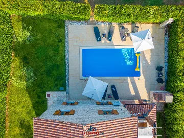 4-Bedroom Villa in Butkovići for Up to 9