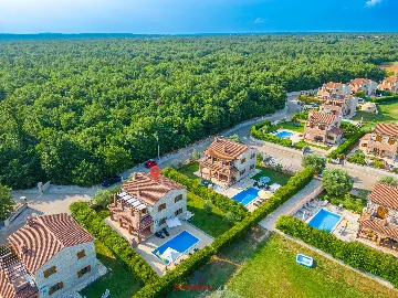 4-Bedroom Villa in Butkovići for Up to 9