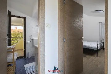 Villa in Vintijan with Private Pool for 6