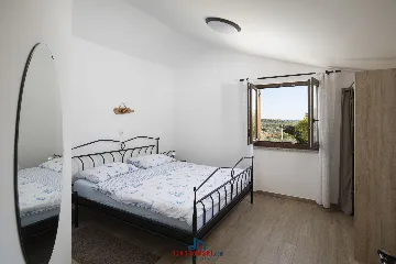 Villa in Vintijan with Private Pool for 6