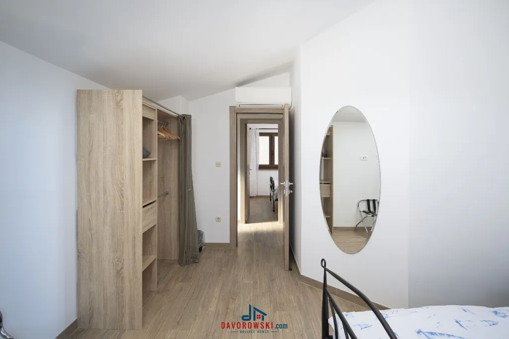 Villa in Vintijan with Private Pool for 6