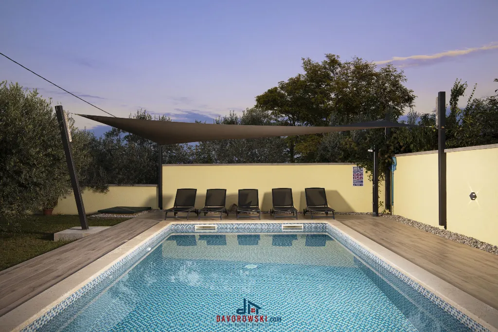 Villa in Vintijan with Private Pool for 6