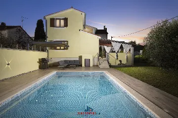 Villa in Vintijan with Private Pool for 6