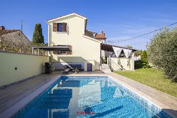 Villa in Vintijan with Private Pool for 6