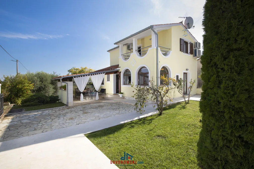 Villa in Vintijan with Private Pool for 6