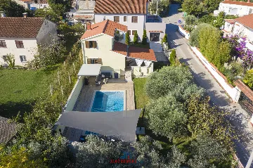 Villa in Vintijan with Private Pool for 6