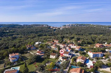 Villa in Vintijan with Private Pool for 6