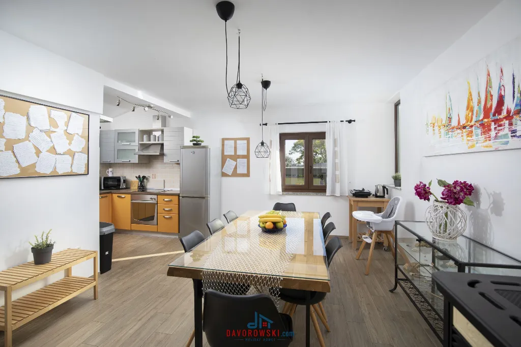 Villa in Vintijan with Private Pool for 6