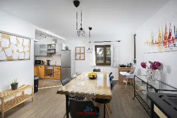 Villa in Vintijan with Private Pool for 6