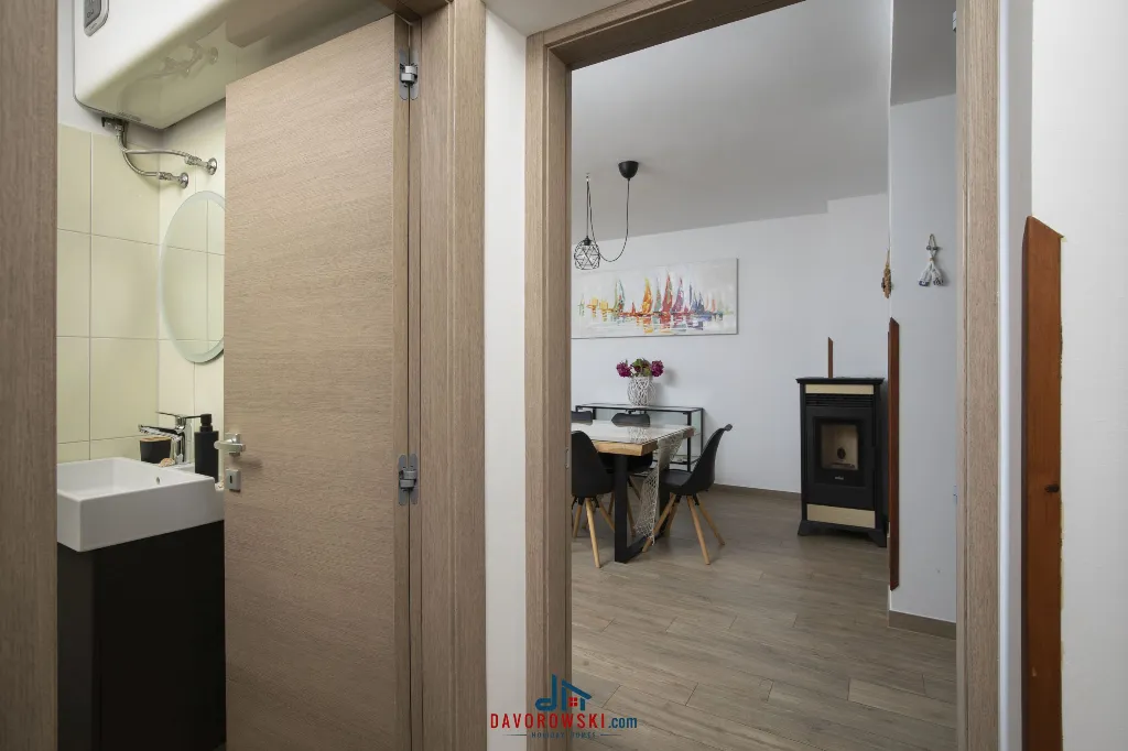Villa in Vintijan with Private Pool for 6