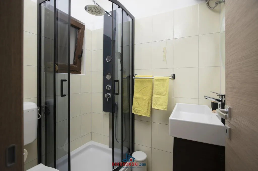 Villa in Vintijan with Private Pool for 6