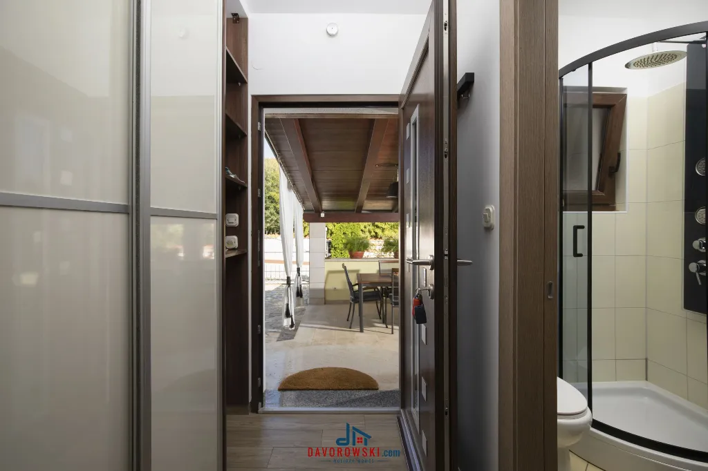 Villa in Vintijan with Private Pool for 6