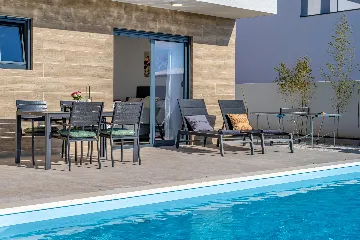 2-Bedroom Villa with Pool in Pula (Sleeps 5)