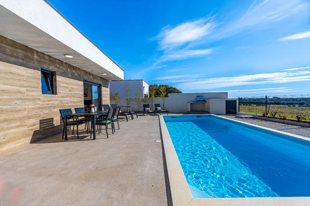 2-Bedroom Villa with Pool in Pula (Sleeps 5)