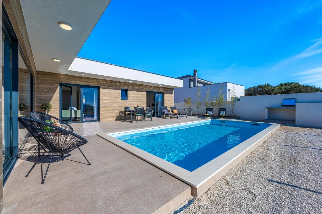 2-Bedroom Villa with Pool in Pula (Sleeps 5)