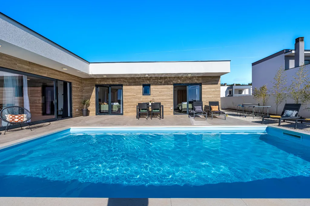 2-Bedroom Villa with Pool in Pula (Sleeps 5)