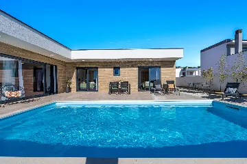 2-Bedroom Villa with Pool in Pula (Sleeps 5)