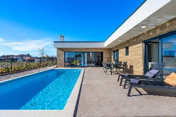 2-Bedroom Villa with Pool in Pula (Sleeps 5)