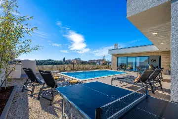 2-Bedroom Villa with Pool in Pula (Sleeps 5)