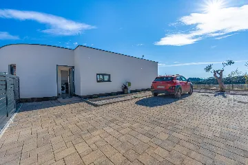 2-Bedroom Villa with Pool in Pula (Sleeps 5)